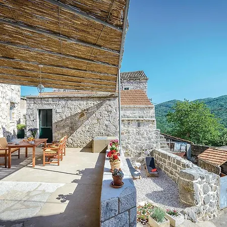 Vakantiehuis Three-bedroom In