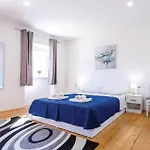Prázdninový dům Three-bedroom In *