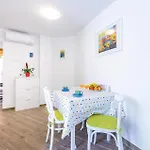 Three-bedroom In Mrcevo