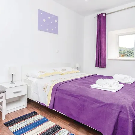 Three-bedroom In Hébergement de vacances